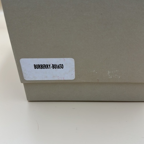 Vintage Burberry ladies watch. EUC box and original paperwork. Stainless band main image 7